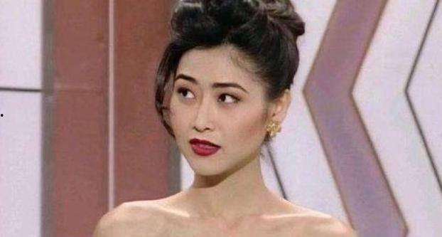 娱乐圈吃瓜喜剧女星是谁,揭秘“吃瓜喜剧女星”背后的故事